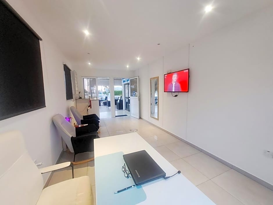 Florence Hotel Apartments