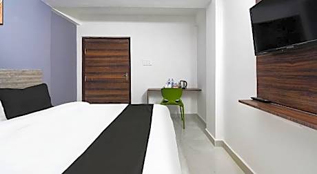 Hotel O Kalyani Golden Key