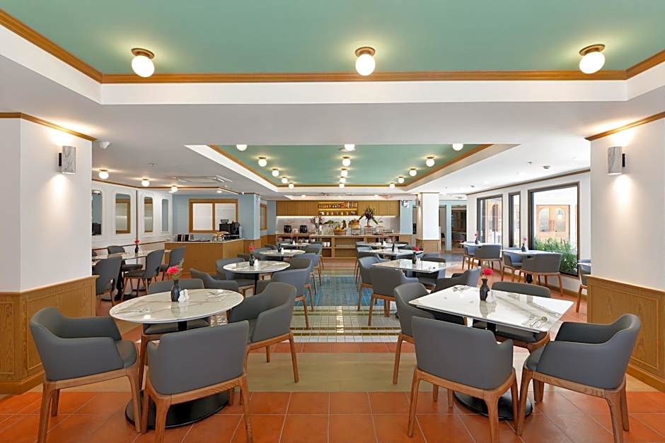 Oakwood Hotel & Residence Bangkok