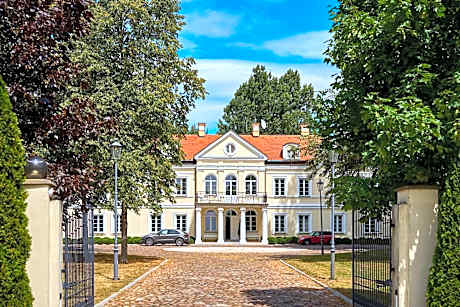 Hotel Sobienie Królewskie