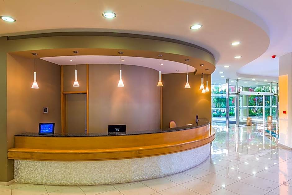 Kipriotis Maris Suites