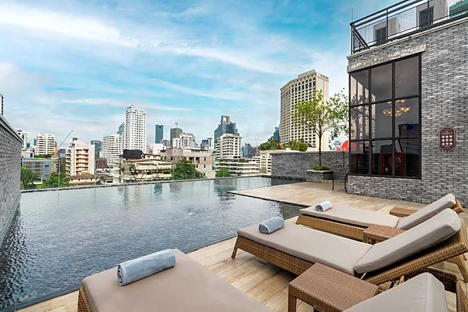 The Coach Hotel Sukhumvit