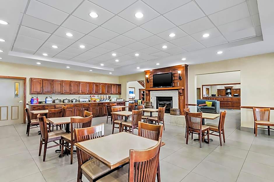 Country Inn & Suites by Radisson, Princeton, WV