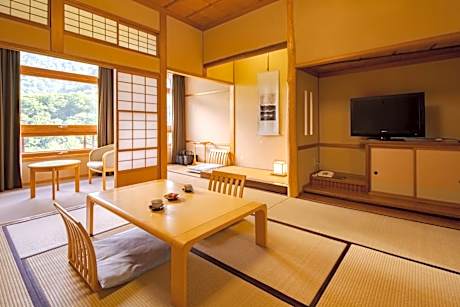 Nationally registered tangible cultural property Main building Japanese-style room 8 tatami mats Non-smoking
