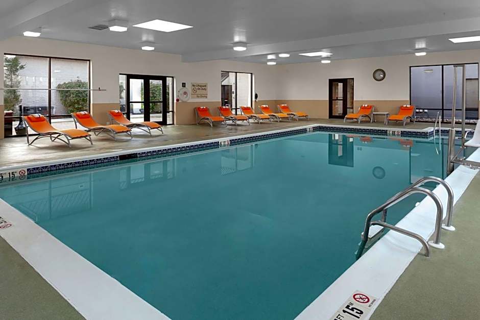 Hampton Inn By Hilton Woodbridge, Nj