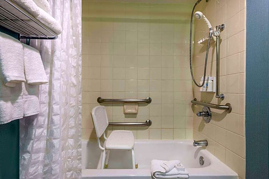 Wyndham Garden Kansas City Airport