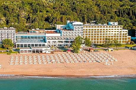 GRIFID Encanto Beach Hotel - MediSPA, Ultra All Inclusive & Private Beach