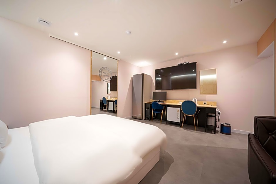 Hotel Millennium