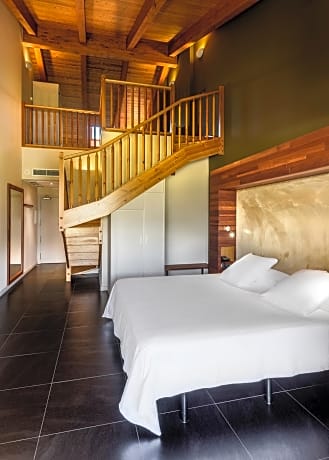 Double or twin duplex