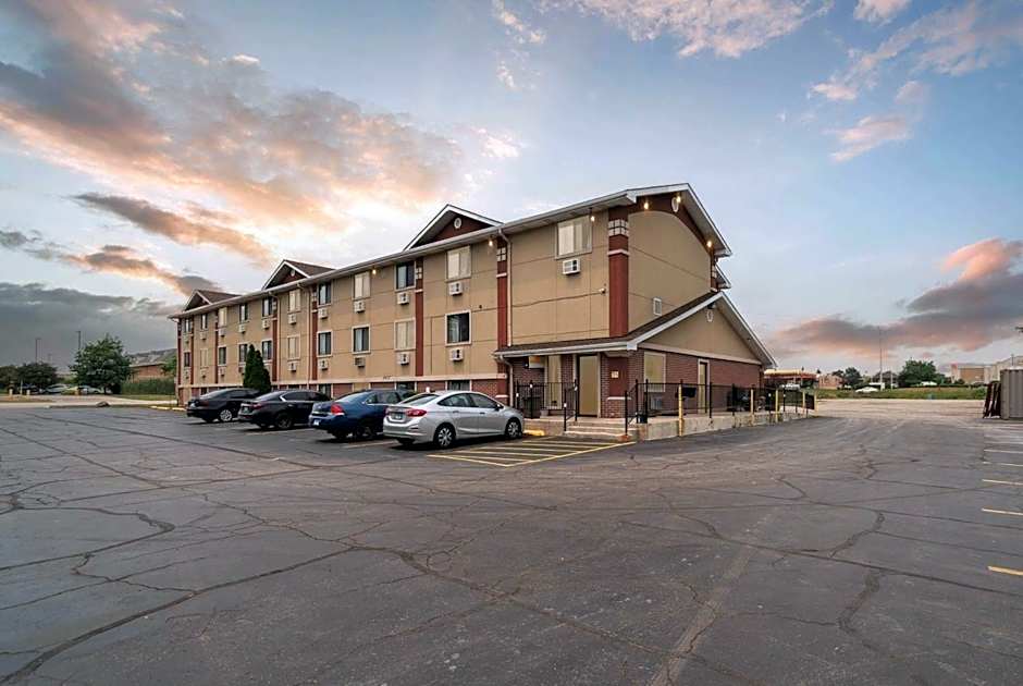 Super 8 by Wyndham Kenosha/Pleasant Prairie