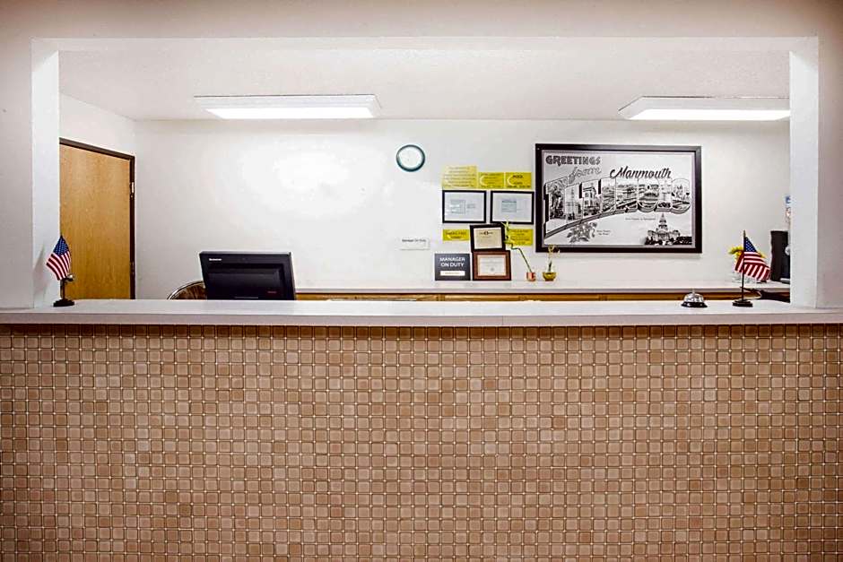 Super 8 by Wyndham Monmouth IL