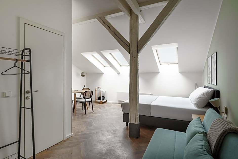 limehome Prague Halkova