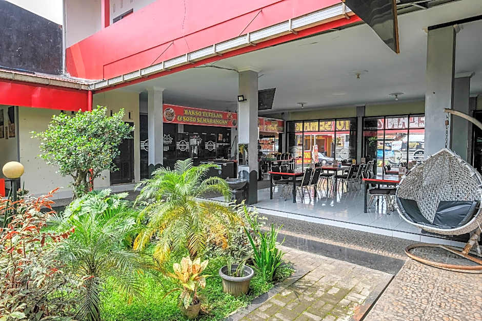 RedDoorz Syariah near Alun Alun Wonosobo 4