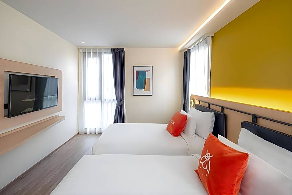 Lumen Bangkok Udomsuk Station