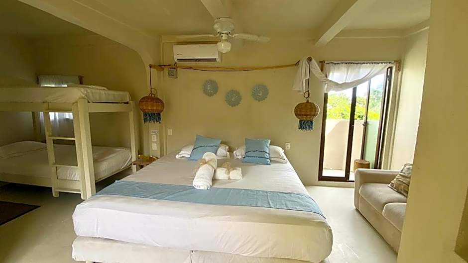 Isabella Beachside Hotel – Playa del Carmen, TX