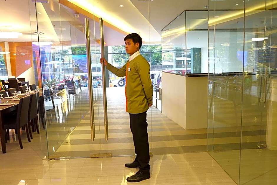 Southpole Central Hotel