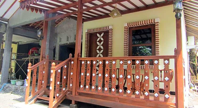 Anang Bed & Breakfast Syariah by Ndalem Beong