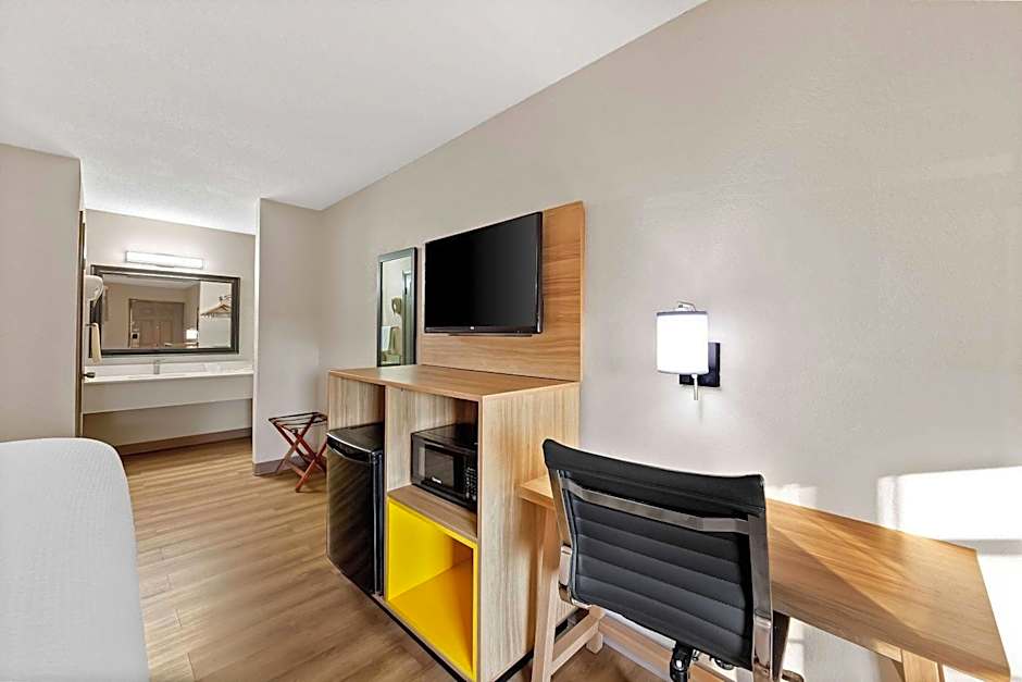 Days Inn by Wyndham Brownsville