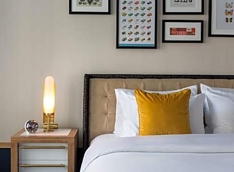 1 King Premium Communications Accessible Roll In Shower