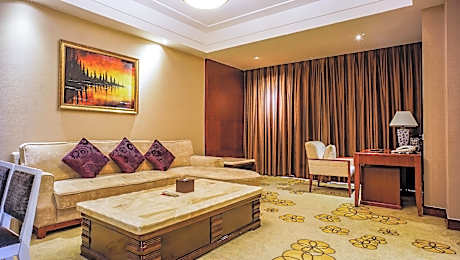 Executive King Suite - Non-Smoking