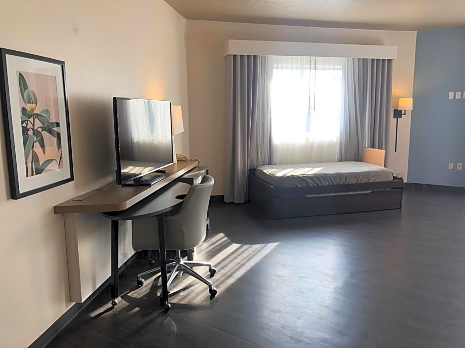 Holiday Inn Omaha Downtown - Airport, an IHG Hotel