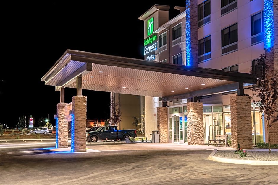 Holiday Inn Express and Suites Moses Lake