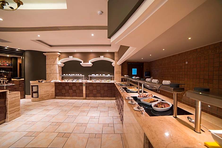 Maritim Antonine Hotel & Spa