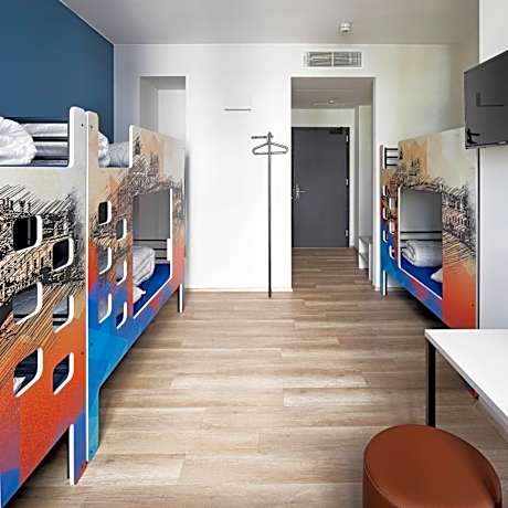 Bed in 8-Bed Mixed Dormitory Room