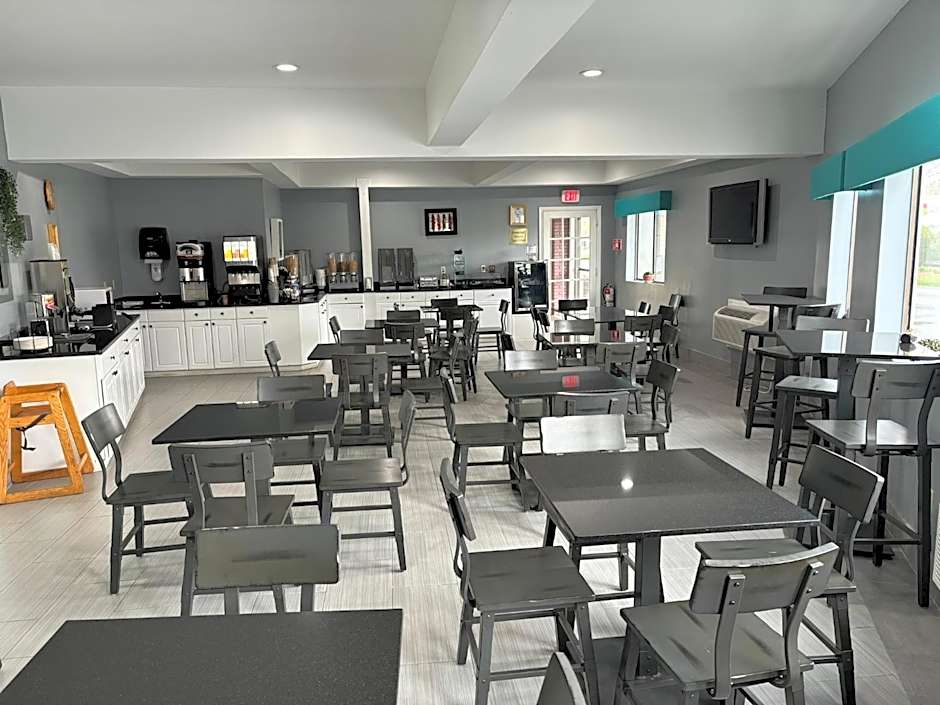 Admiralty Inn & Suites - a Red Collection Hotel