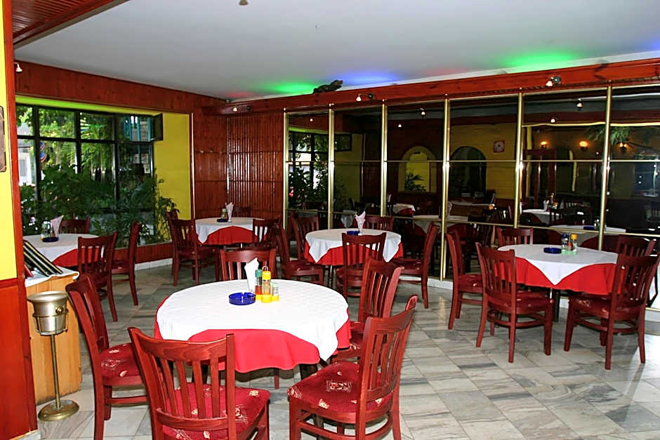 Family Hotel Flora