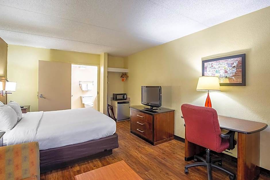 Econo Lodge Naval Station Norfolk
