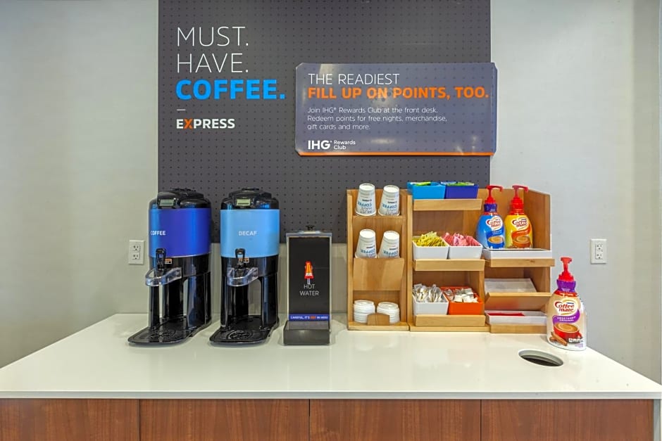 Holiday Inn Express Hotel & Suites Woodhaven By IHG