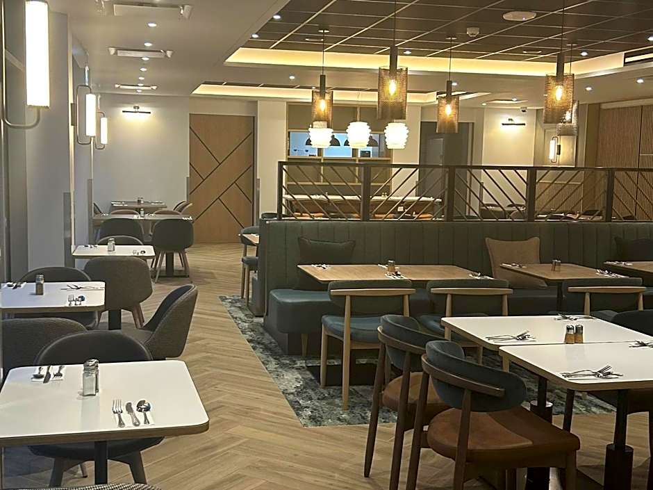 Holiday Inn London Luton North by IHG