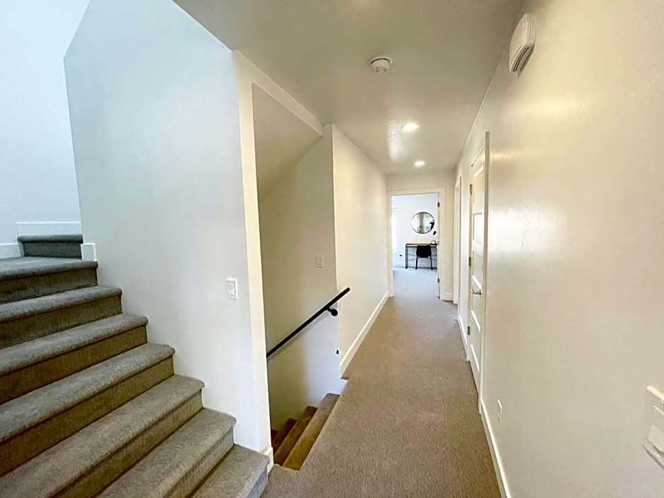 New Family-Friendly Townhome w/ Pool & Hot Tub