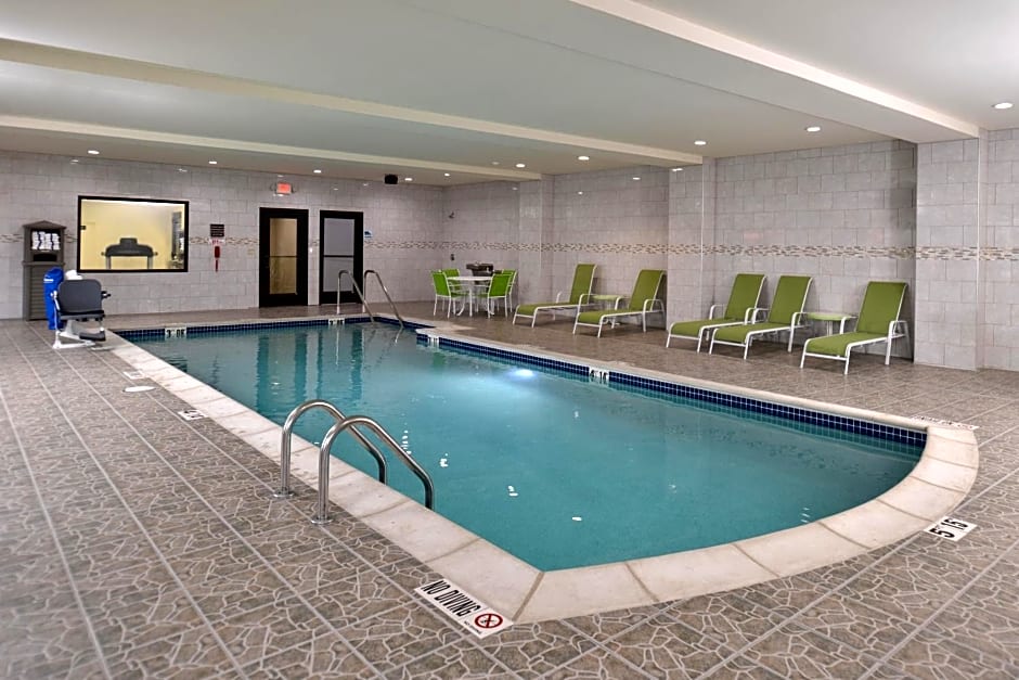 Holiday Inn Express & Suites DEARBORN SW - DETROIT AREA