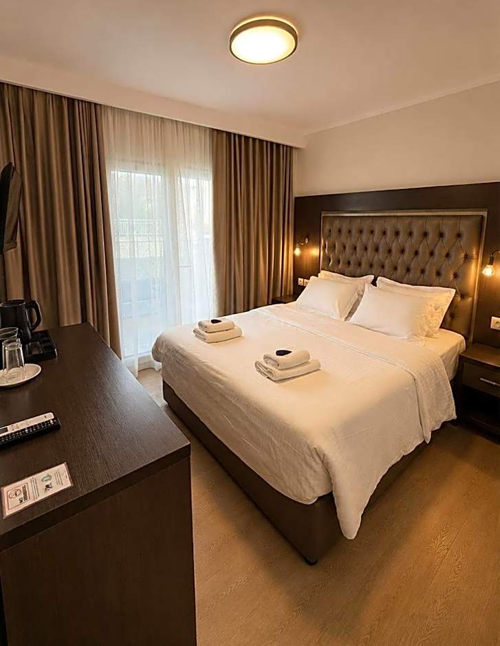 Hotel Avra