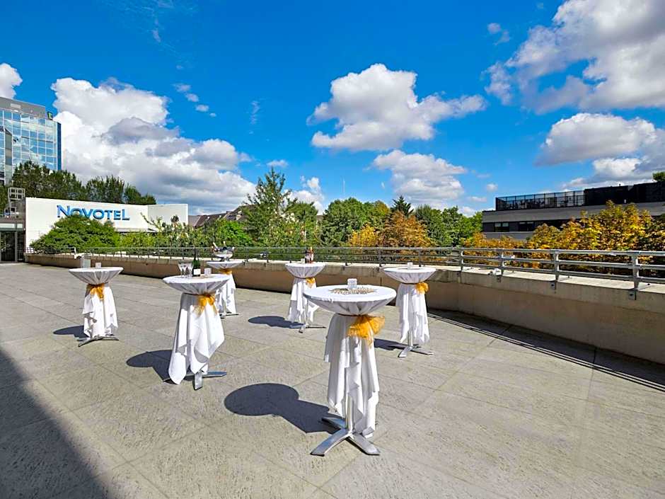 Novotel London West