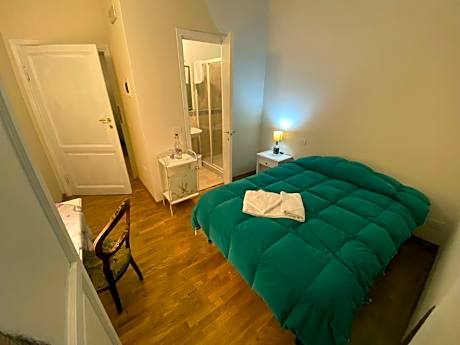 Single Room with French Bed