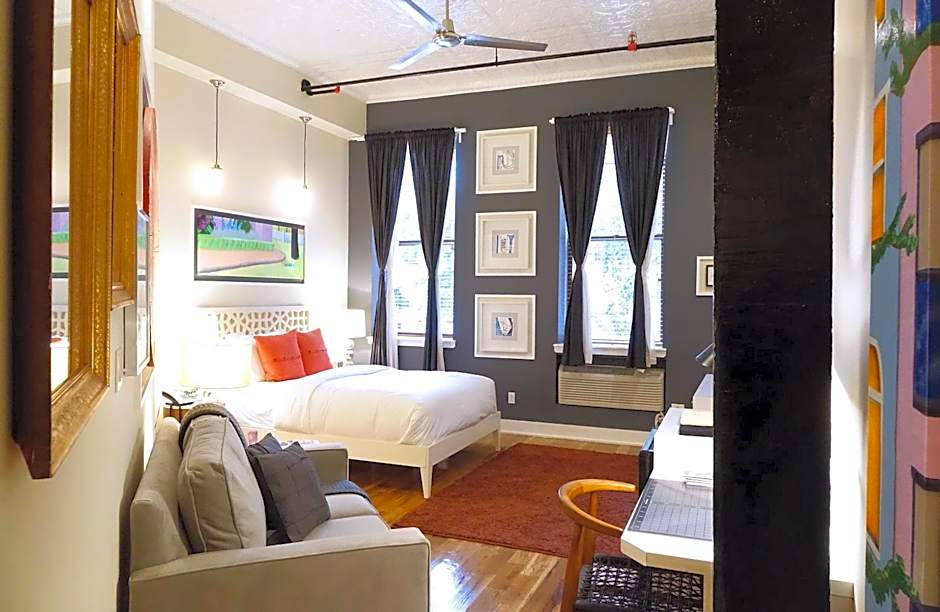 Photo 1 of 5 of Studio Loft