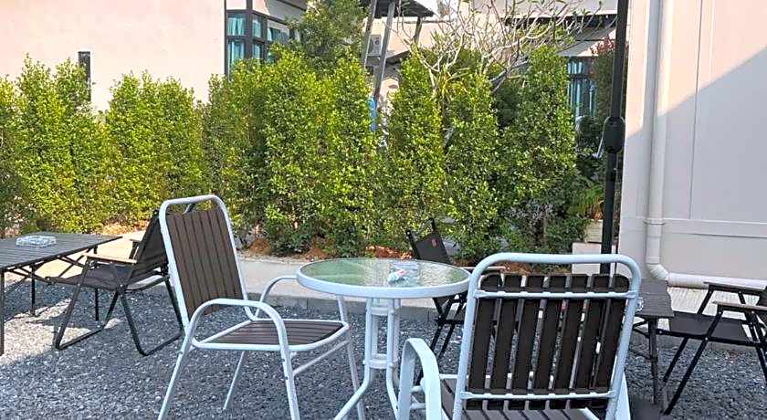 Loma Place Hotel