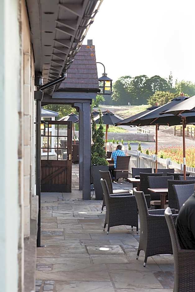 The Red Lion Inn by Chef & Brewer Collection