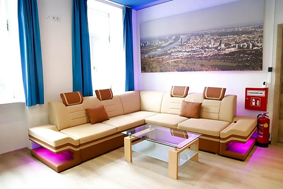 «Go West» guest rooms