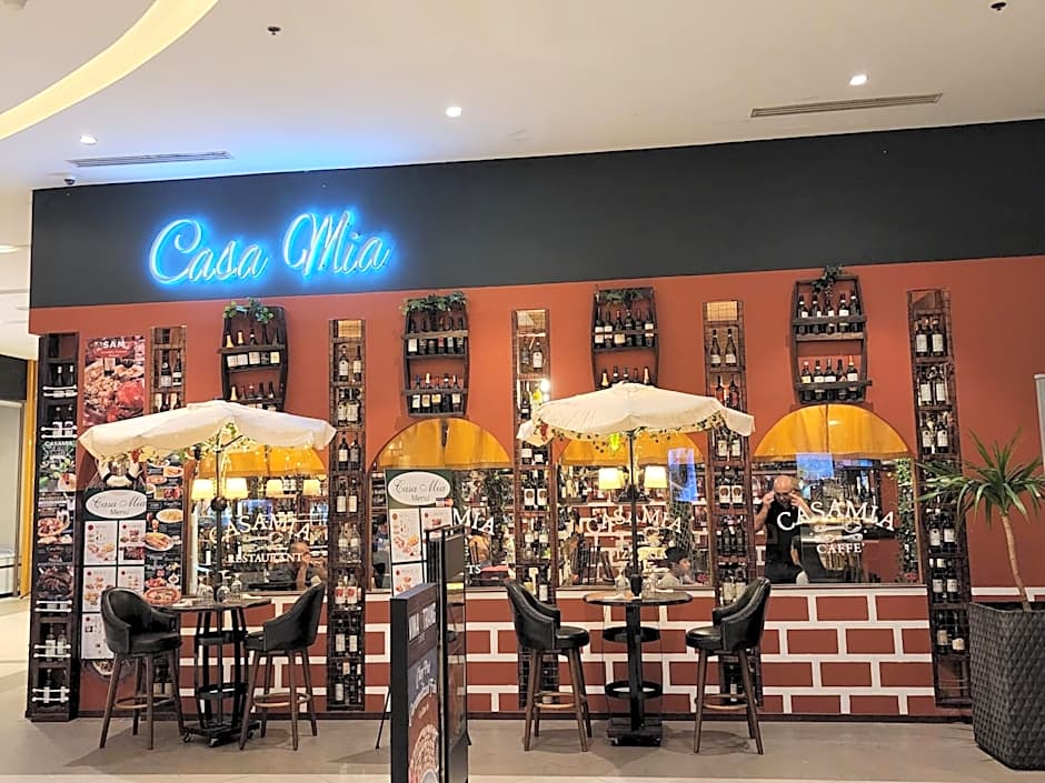 Heart of Makati, Fully furnished condo, cbd central location