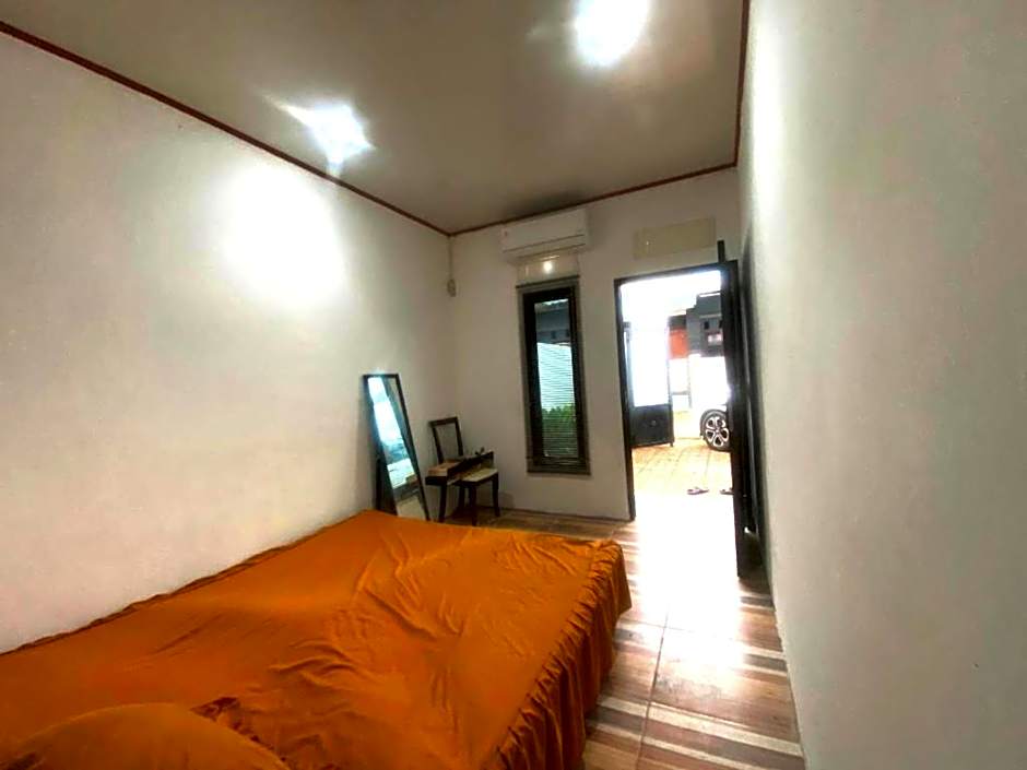 EXPRESS O 92147 Nia Residence