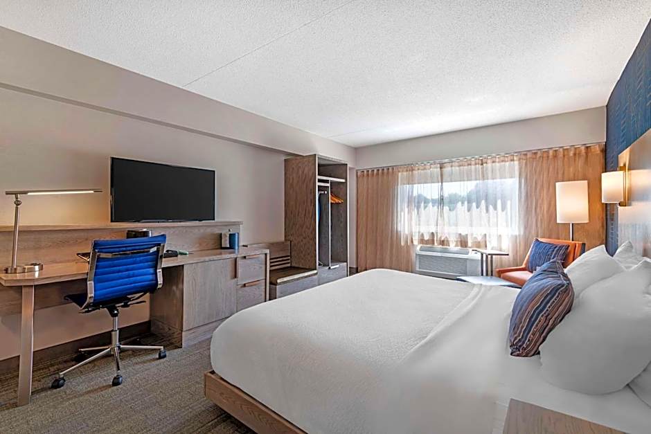 Best Western Plus Landmark Inn