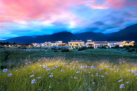 Hilton Linzhi Resort