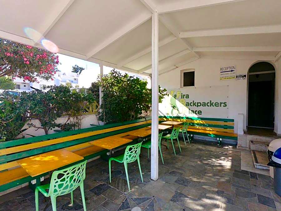 Fira Backpackers Place