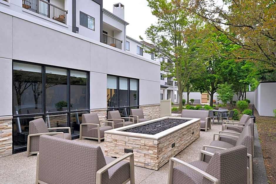 Courtyard by Marriott Detroit Utica