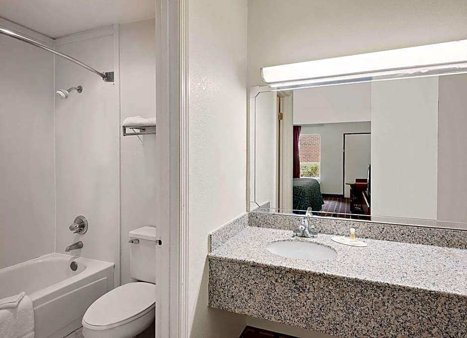 Days Inn by Wyndham Cleveland TN
