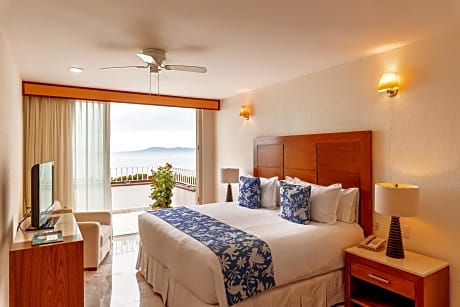 Three-Bedroom Suite with Ocean View